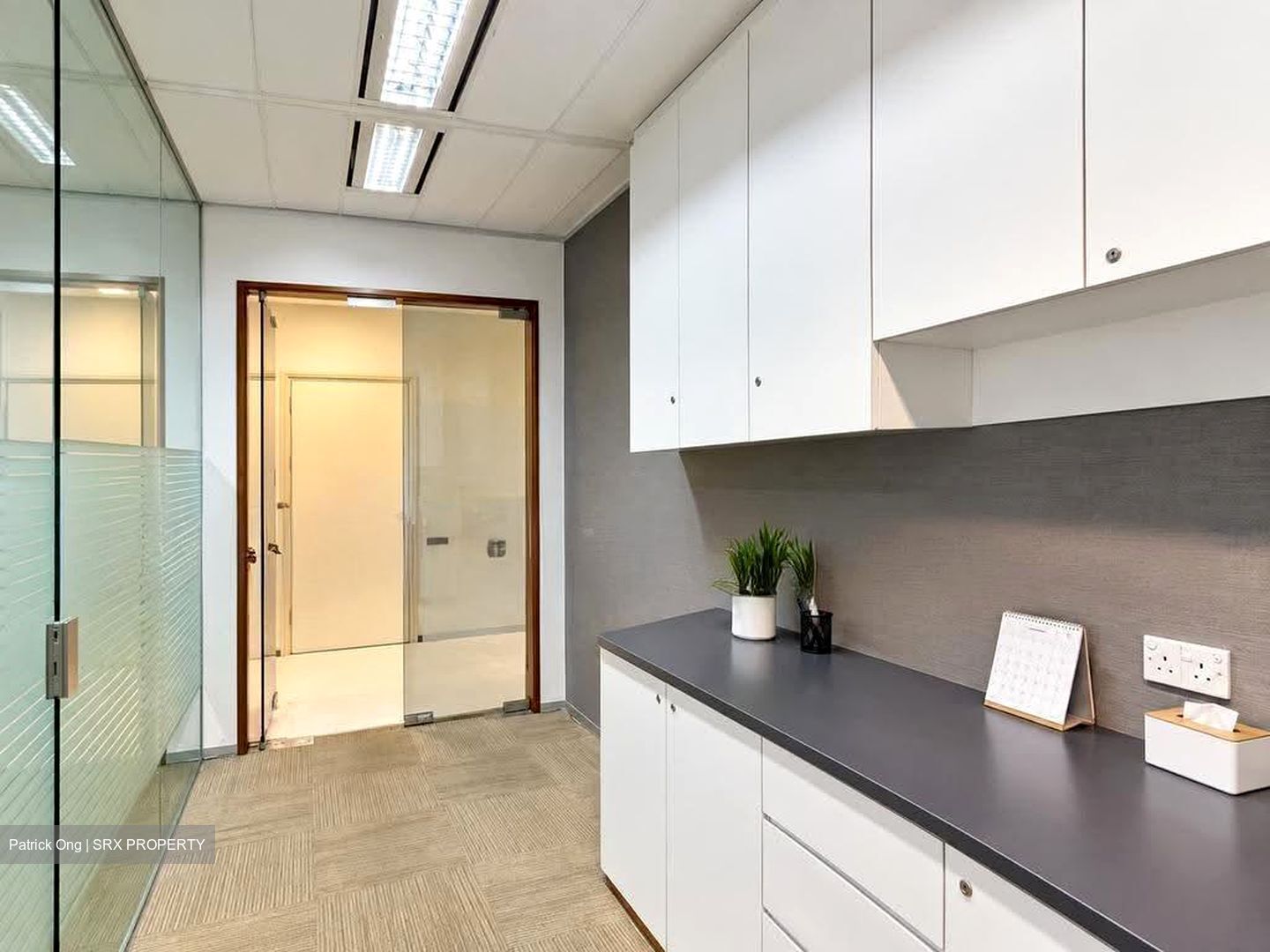 Lippo Centre (D2), Office #622556081